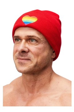 Zimní čepice s duhovým srdíčkem